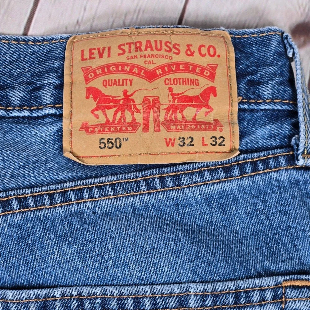 Levis 550 Relaxed Fit Tapered Leg Blue Denim Jeans Mens 32x32 Medium‎ Wash